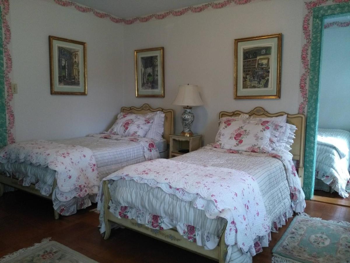 Whistler'S Inn Lenox Ngoại thất bức ảnh