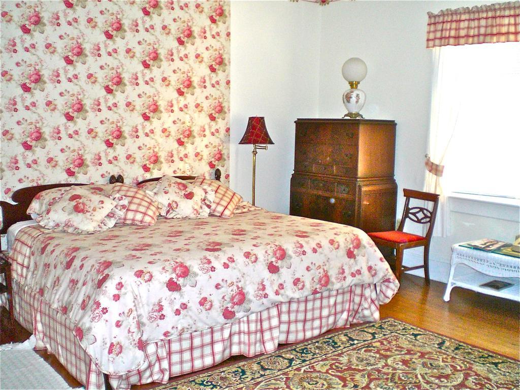 Whistler'S Inn Lenox Phòng bức ảnh