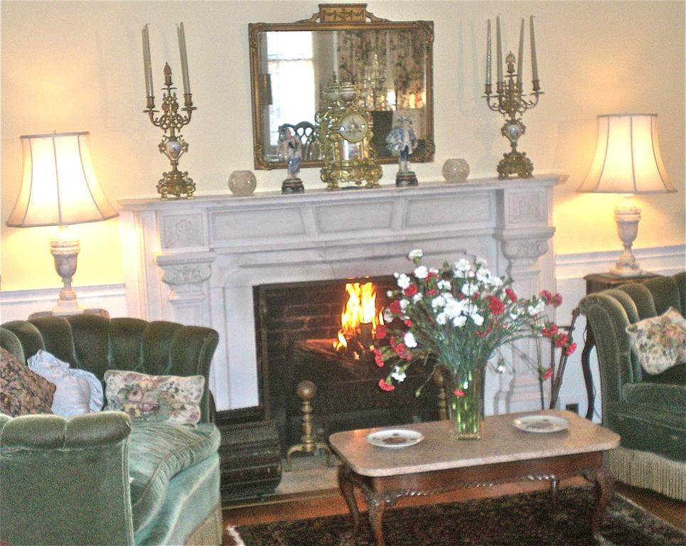 Whistler'S Inn Lenox Ngoại thất bức ảnh