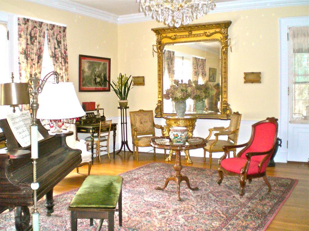 Whistler'S Inn Lenox Ngoại thất bức ảnh