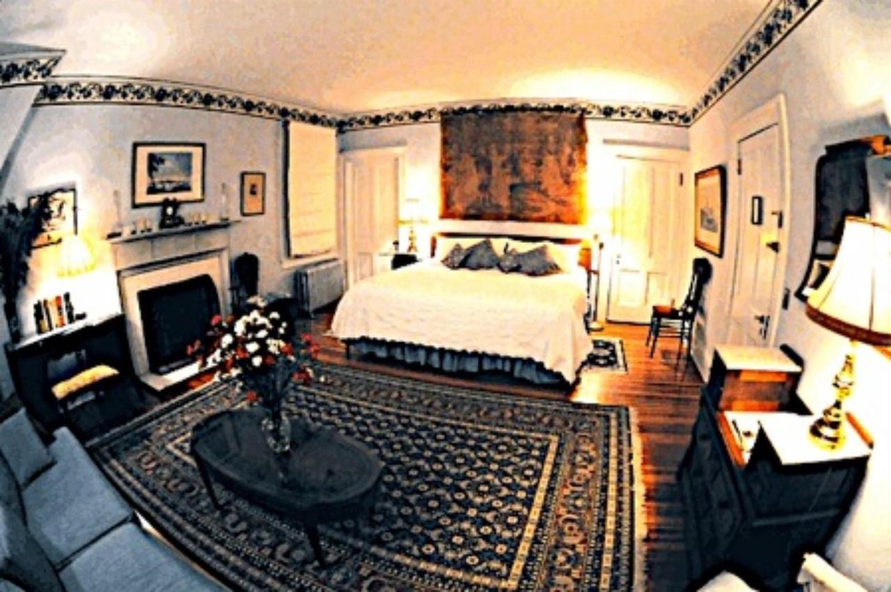 Whistler'S Inn Lenox Ngoại thất bức ảnh